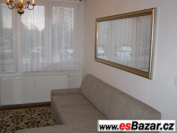Zrcadlo v rámu – fotografie 1
