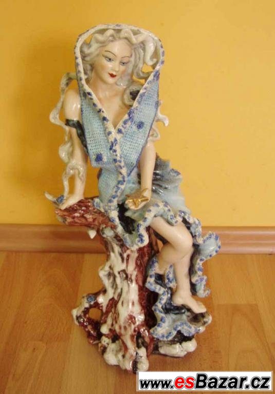 ZIMA porcelánová soška vysoká 405mm – fotografie 1