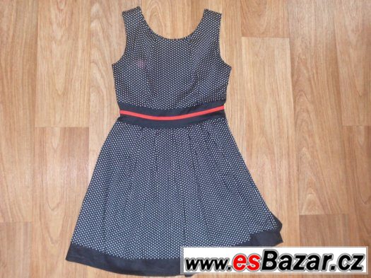 Krásné modní šaty vel S-M – fotografie 1