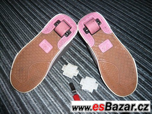 Boty Heelys s kolečky  – fotografie 4