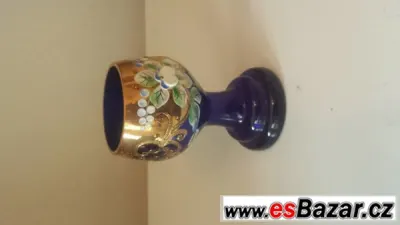 Modré zlacené sklo z pozůstalosti