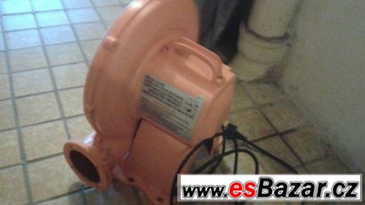 Ventilátor pro skákací hrad – fotografie 1