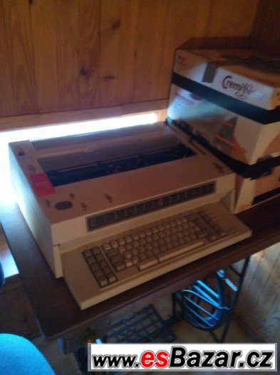 Psací stroj elektrický – fotografie 1