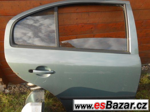 Škoda Octavia 1 facelit - boční dveře – fotografie 5