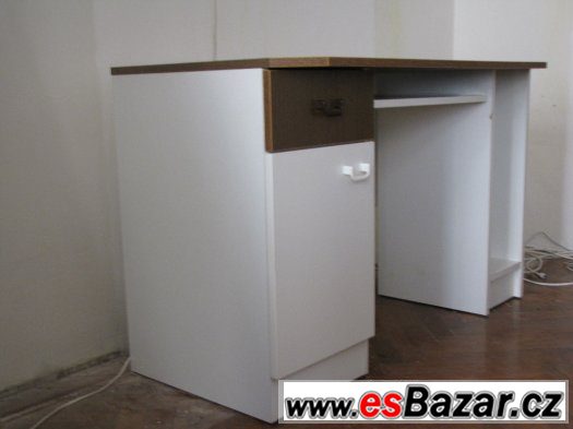 Psací PC stůl – fotografie 2