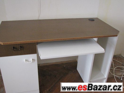 Psací PC stůl – fotografie 5