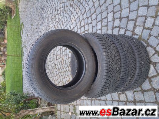 Sada pneu 205/70/15 Nokian WR – fotografie 1
