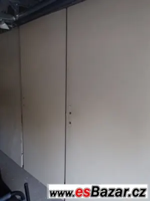 Troje zkrácené panelákové plné světlé dveře 80-ky.