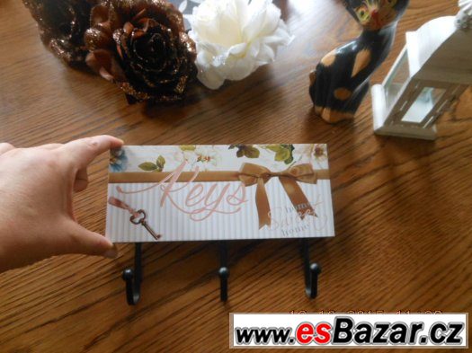 VĚŠÁK-HOME-SWEET HOME-KRÁSNÝ-NOVÝ+ DŘEVĚNÁ KOČKA – fotografie 2