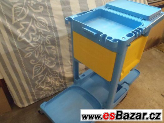 Úklidový vozík Rubbermaid – fotografie 1