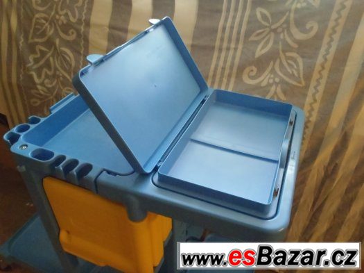Úklidový vozík Rubbermaid – fotografie 3