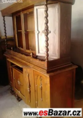 Prodám star. skříň