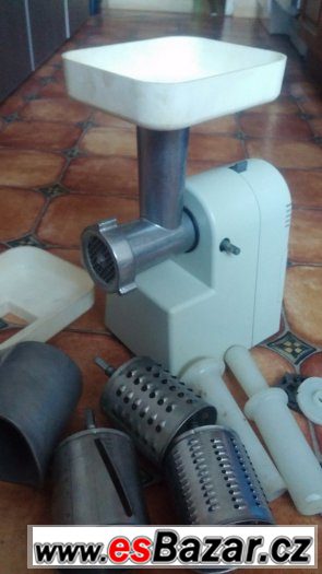 Retro mlýnek na maso robot – fotografie 2