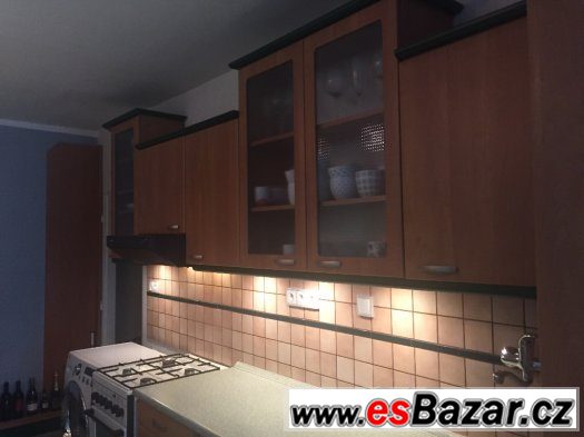 Zakázková kuchyňská linka – fotografie 2