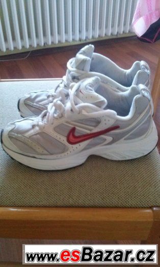 boty NIKE – fotografie 1