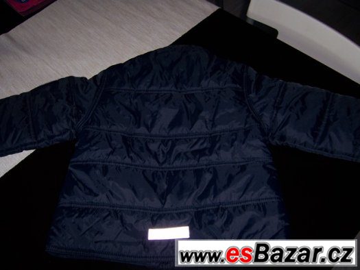 MODRÁ ZIMNÍ BUNDA – fotografie 3