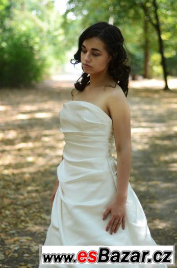 Svatební šaty – fotografie 1