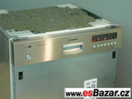 Myčka Bosch nerezová vestavná SGI58M05 – fotografie 3