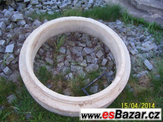 Betonová skruž o vnitř.prům.100cm se stupadlem – fotografie 1