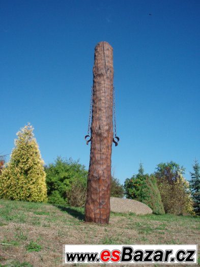 Zahradní dekorace, pranýř 240 cm, sochy do zahrady. – fotografie 1