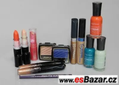 Mix kosmetiky, 3 x Sally Hansen lak na nehty, 1 x Korektor A