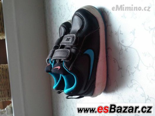 tenisky NIKE – fotografie 1