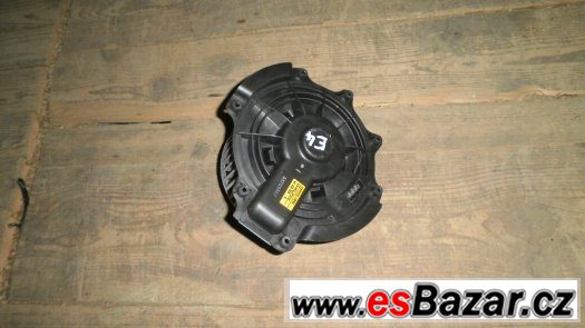 Prodám náhradní díly Renault-ventilátor topení a klimatizace – fotografie 1