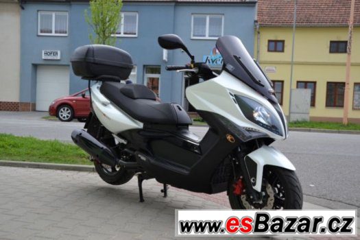 Kymco Xciting 500i R, r.v. 2010, najeto 8.400 km – fotografie 2