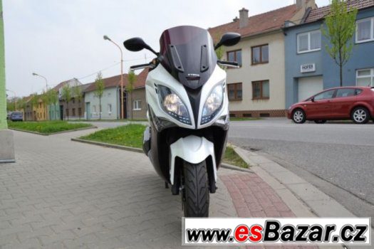 Kymco Xciting 500i R, r.v. 2010, najeto 8.400 km – fotografie 4