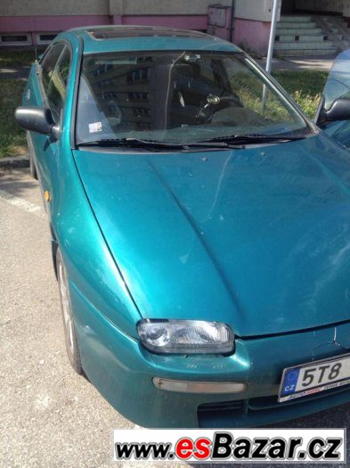 Mazda 323F – fotografie 2