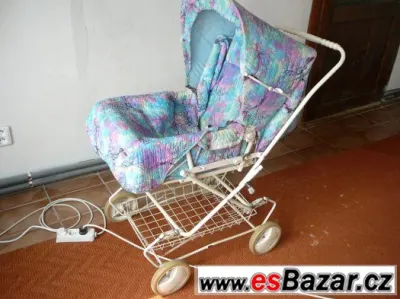 Prodám starší kočárek