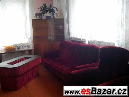 Gauč+2 křesla a stůl – fotografie 1