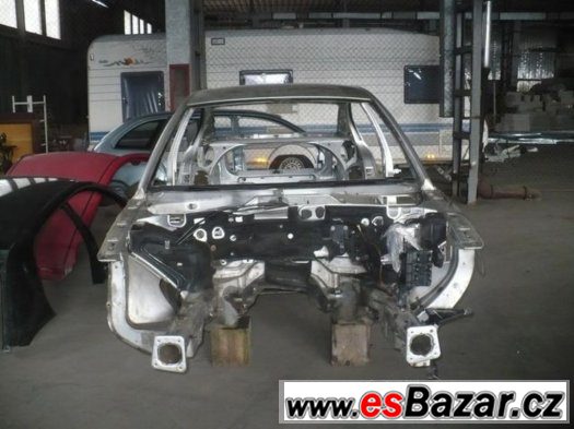 Výřez karoserie Superb 2005 stříbrná metal. – fotografie 3