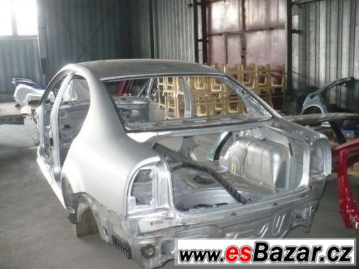 Výřez karoserie Superb 2005 stříbrná metal. – fotografie 4