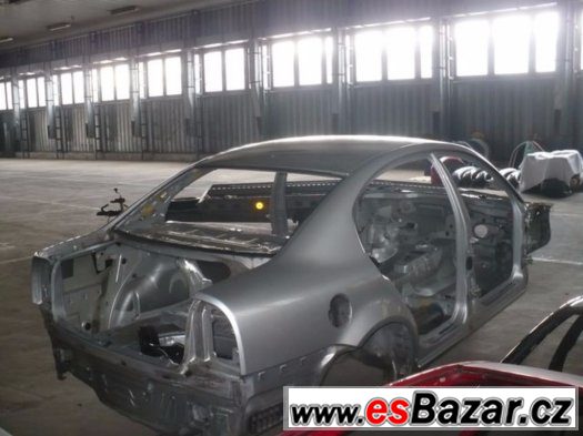 Výřez karoserie Superb 2005 stříbrná metal. – fotografie 5