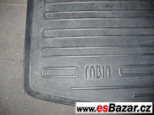 Gumový koberec kufru Fabia 1 combi, sedan – fotografie 3