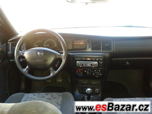 Opel Vectra – fotografie 5