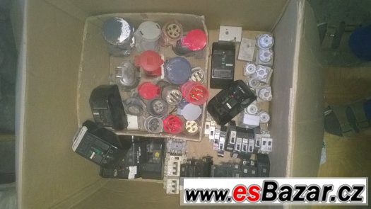drobný elektromateriál – fotografie 1