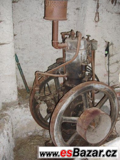 Stabilní motor, lokomobila, stabilák – fotografie 1