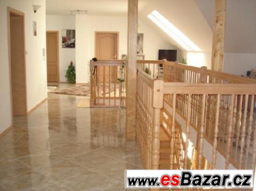 Krásný rodinný dům,370m2, pozemek 861m2, Jesenice u Prahy – fotografie 5
