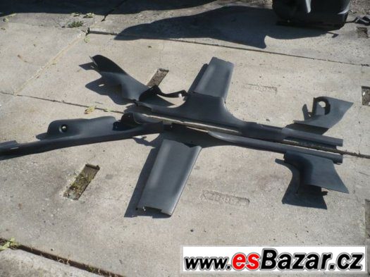 Fabia 1 černé plasty interiéru – fotografie 2