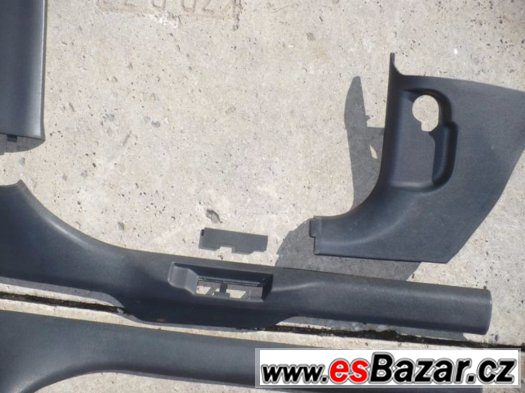 Fabia 1 černé plasty interiéru – fotografie 5