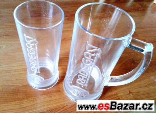 Bar pult,nerez dřezy,hrnce,sklenice,talíře.. – fotografie 3