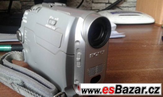KOUPIM POUŽITTOU,NABYJECKU,+BATERKU NA VIDEOKAMERU-SONY,DCR- – fotografie 3