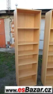 Skříně/úzký regál s vyjimatelnými policemi v dekoru BUK