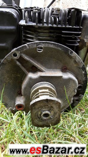 Motor ze sekačky – fotografie 5