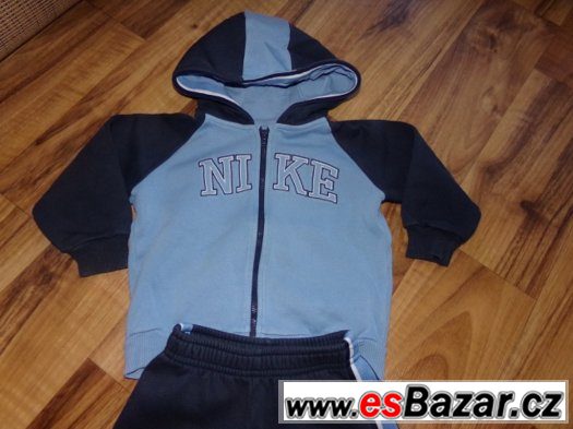 Tepláková souprava Nike – fotografie 3