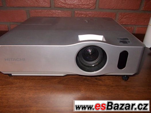 projektor hitachi cp-x400 – fotografie 1