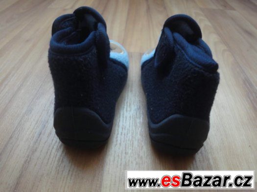 Dětské bačkůrky s pevnou podrážkou. Délka stélky cca 12cm. D – fotografie 4