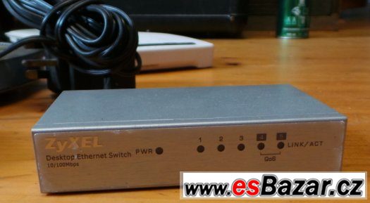 Krabice PC věcí – fotografie 5